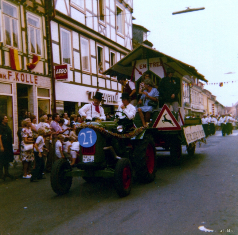 Schützenfest1973-71-GerhardWulfes-UweHagemann