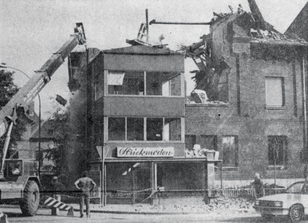 Dem Bau der Alfelder Süd-Ost-Tangente mußte das Haus Guden an der Bahnhofstraße weichen