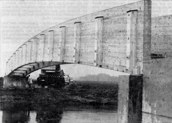 Bel Wettensen gibt es wieder eine Leinebrücke - aber noch ist sie nicht begeh- und befahrbar