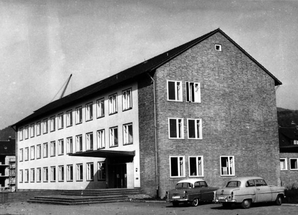 Ravenstr1950er-01-Finanzamt